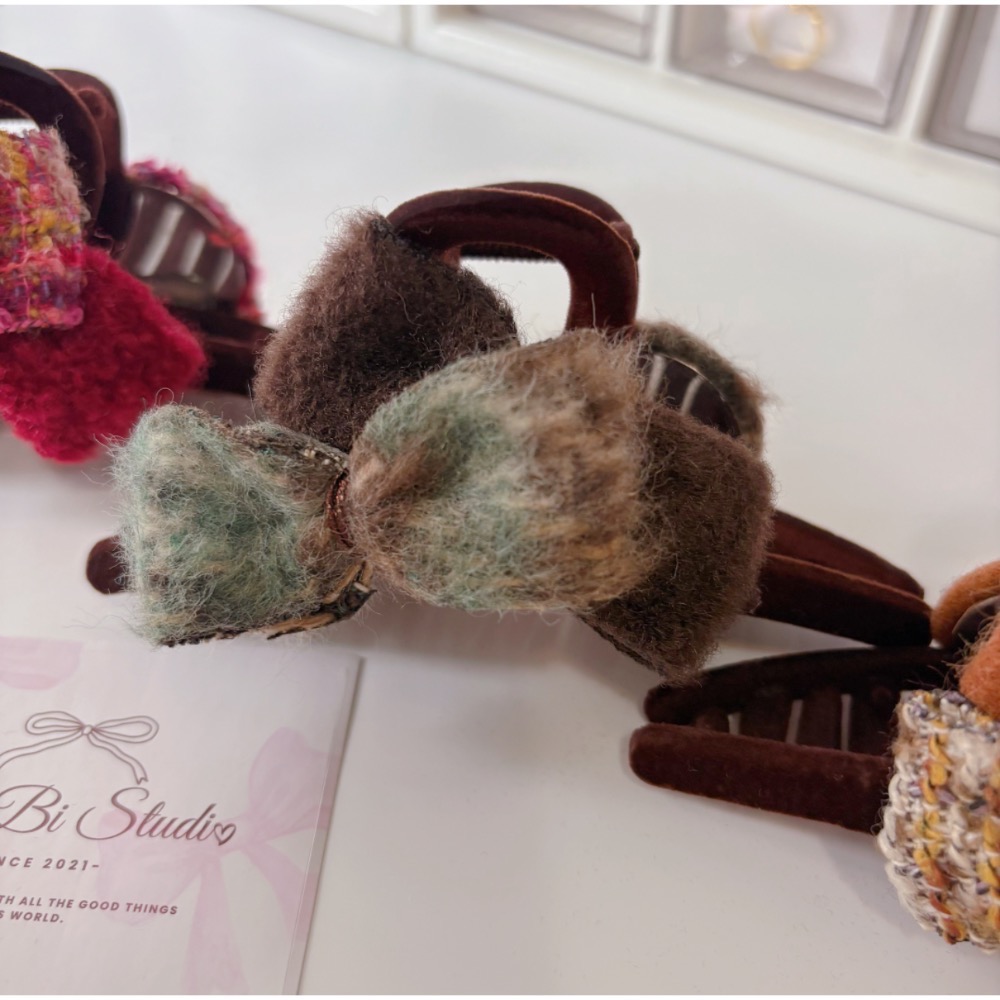 𝓨𝓪𝓷𝓰𝓑𝓲🕊️【正反兩面造型】【毛呢蝴蝶結波點大鯊魚夾】大抓夾 V438-細節圖4