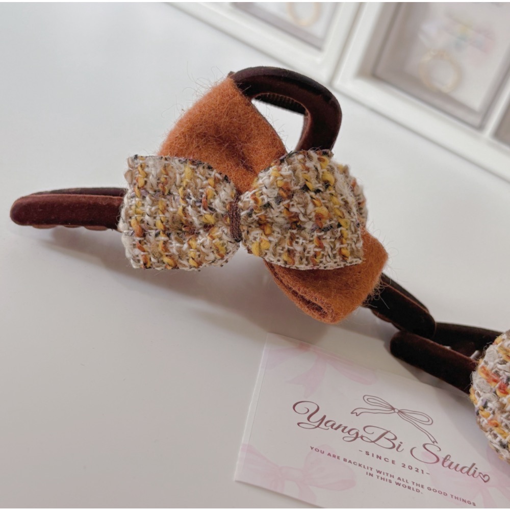 𝓨𝓪𝓷𝓰𝓑𝓲🕊️【正反兩面造型】【毛呢蝴蝶結波點大鯊魚夾】大抓夾 V438-細節圖7