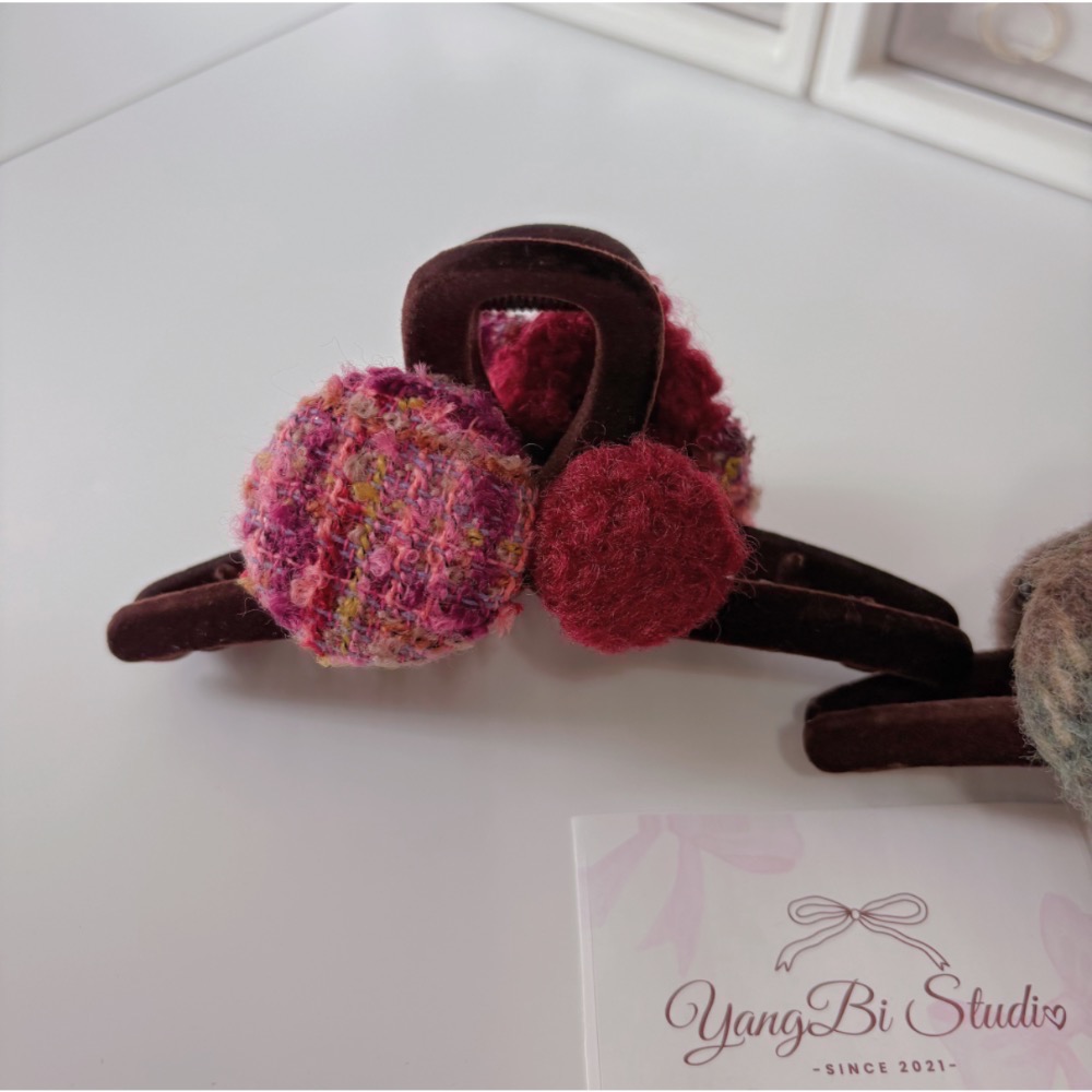 𝓨𝓪𝓷𝓰𝓑𝓲🕊️【正反兩面造型】【毛呢蝴蝶結波點大鯊魚夾】大抓夾 V438-細節圖8