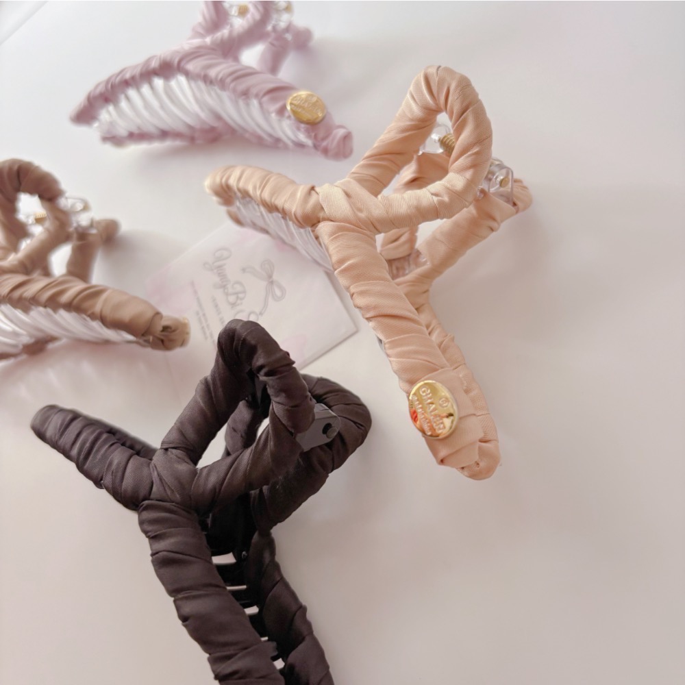 𝓨𝓪𝓷𝓰𝓑𝓲🕊️【髮量多可】【緞帶纏繞金屬圓牌大號鯊魚夾】抓夾 V439-細節圖6