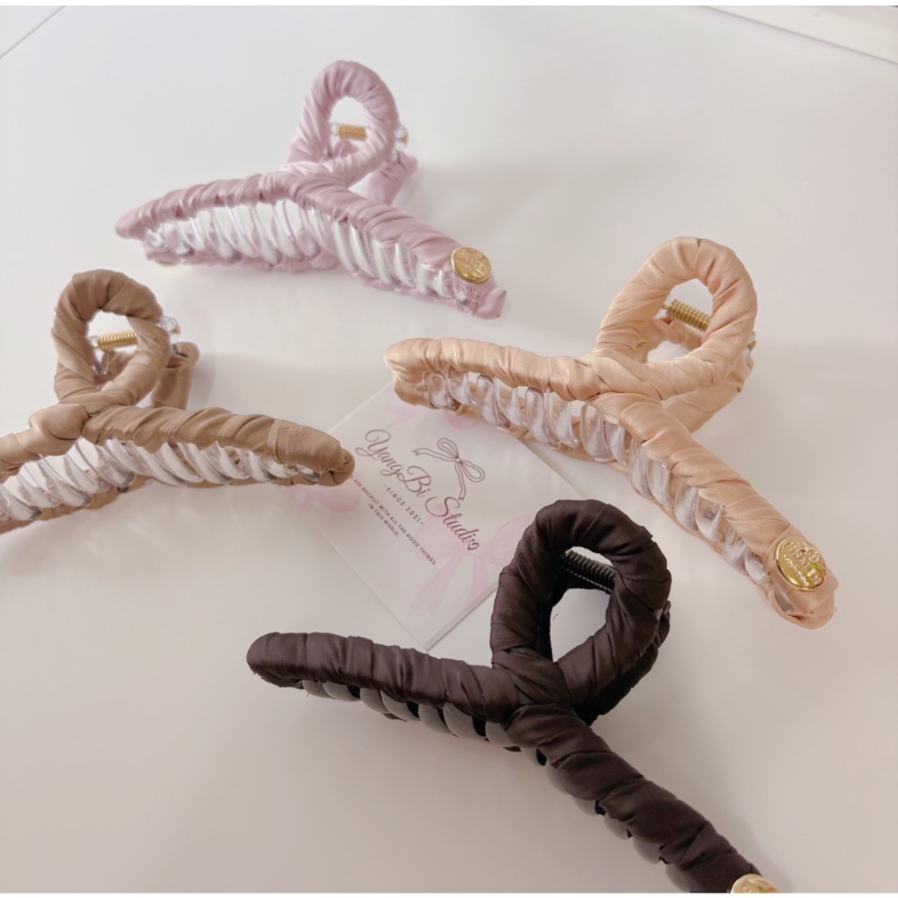 𝓨𝓪𝓷𝓰𝓑𝓲🕊️【髮量多可】【緞帶纏繞金屬圓牌大號鯊魚夾】抓夾 V439-細節圖10