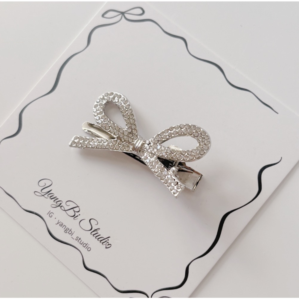 𝓨𝓪𝓷𝓰𝓑𝓲🕊️【韓系精緻爆閃水鑽蝴蝶結髮夾】【前額瀏海夾】 V441-細節圖6