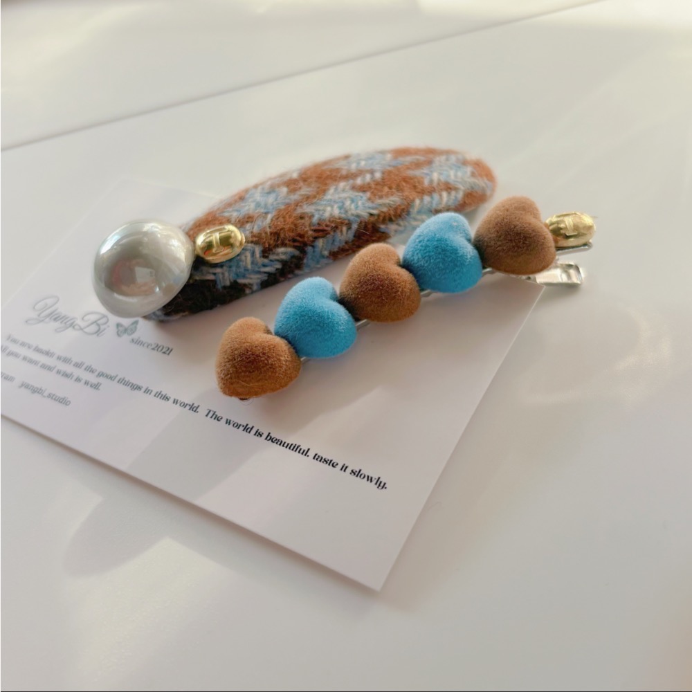 𝓨𝓪𝓷𝓰𝓑𝓲🕊️【高質感愛心撞色植絨千鳥格髮夾】 V443-細節圖10