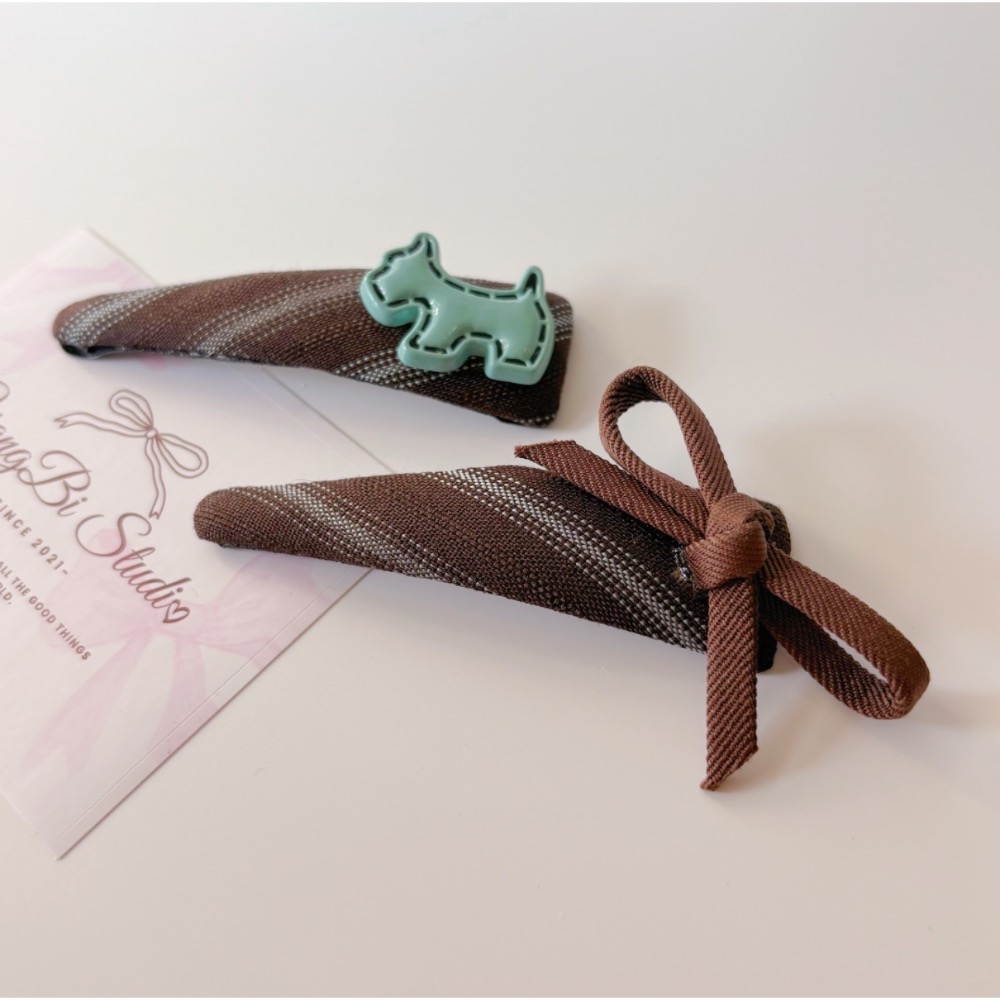 𝓨𝓪𝓷𝓰𝓑𝓲🕊️【質感藍咖小狗蝴蝶結髮夾】劉海夾 邊夾 V448-細節圖6