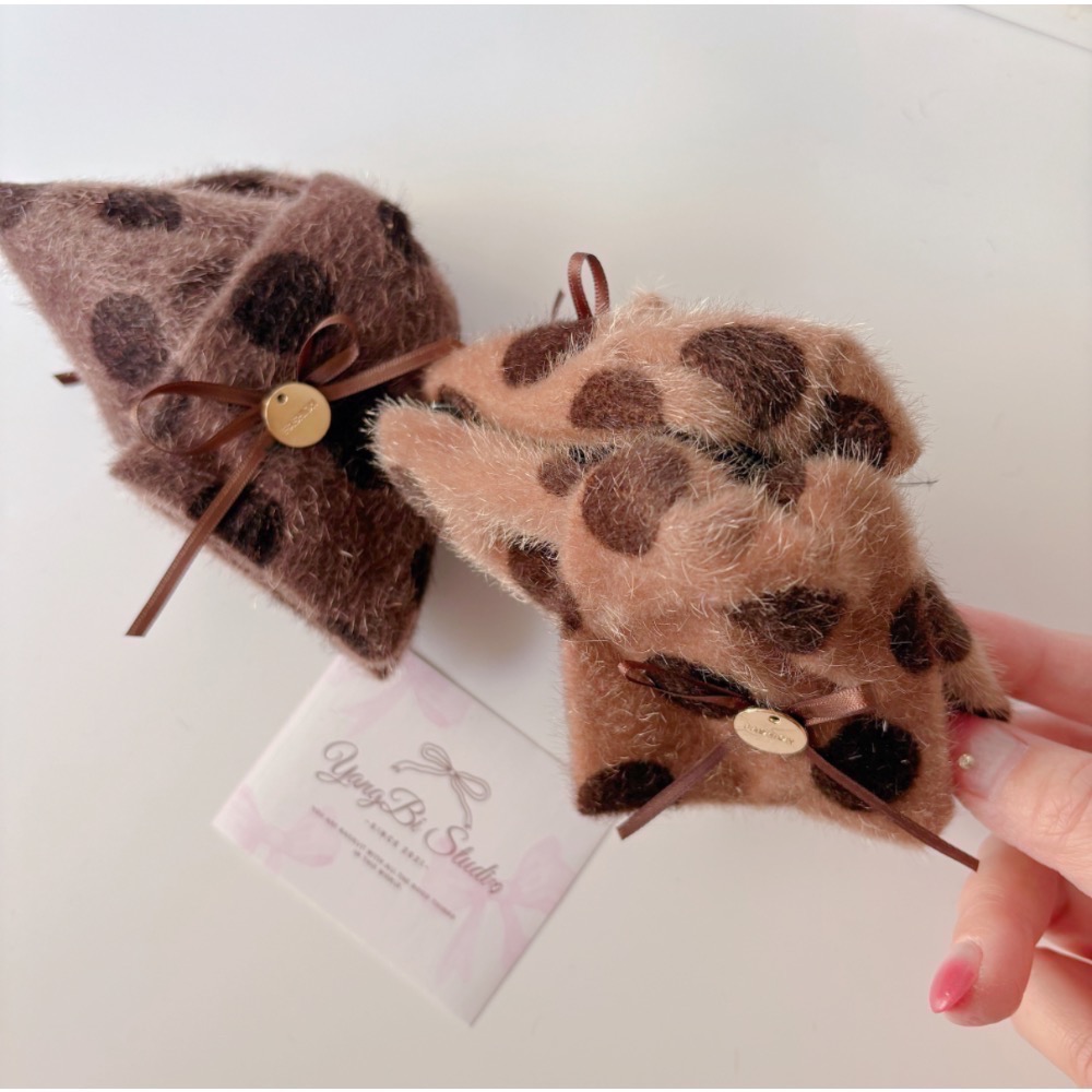 𝓨𝓪𝓷𝓰𝓑𝓲🕊️【毛絨波點蝴蝶結三角鯊魚夾】V451-細節圖7