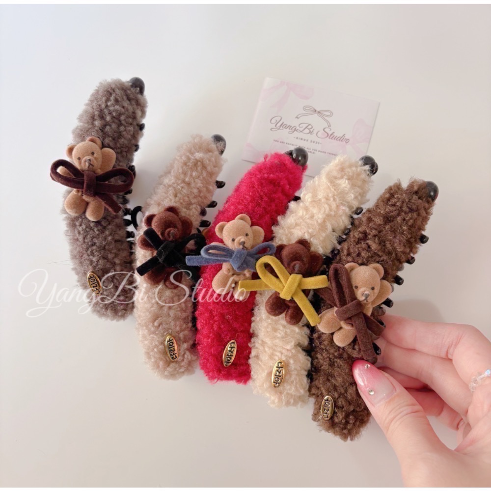 𝓨𝓪𝓷𝓰𝓑𝓲🕊️【羊羔毛可愛小熊蝴蝶結香蕉夾】V452-細節圖2