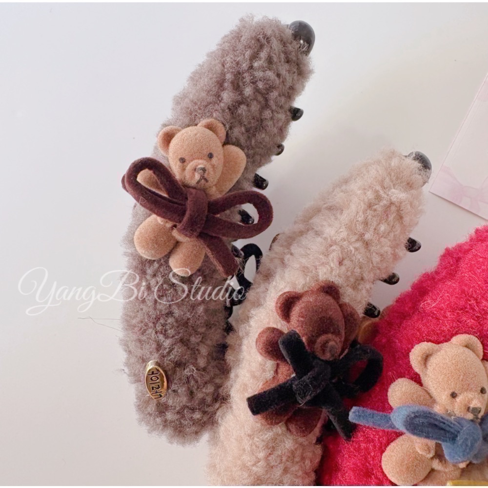 𝓨𝓪𝓷𝓰𝓑𝓲🕊️【羊羔毛可愛小熊蝴蝶結香蕉夾】V452-細節圖6