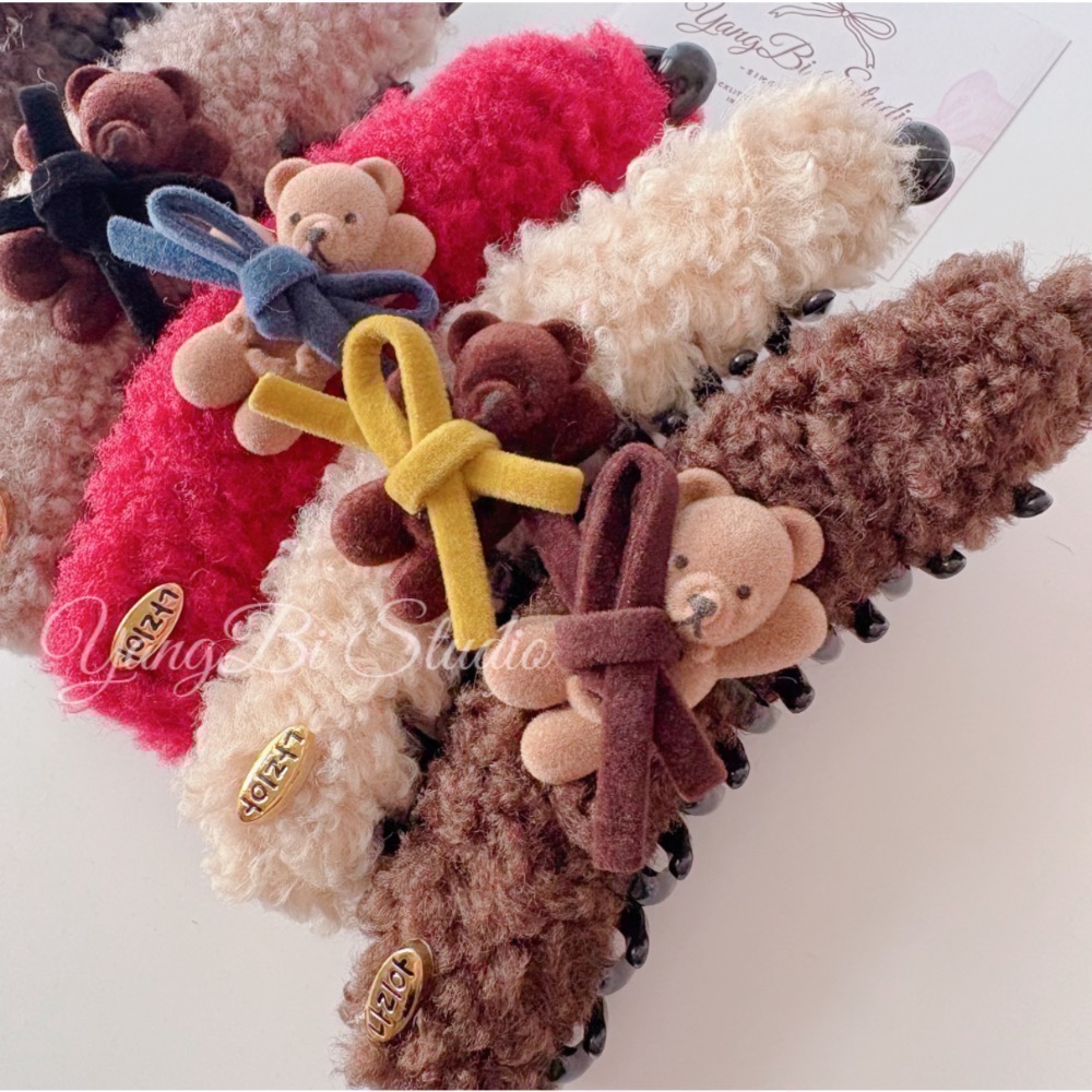 𝓨𝓪𝓷𝓰𝓑𝓲🕊️【羊羔毛可愛小熊蝴蝶結香蕉夾】V452-細節圖7