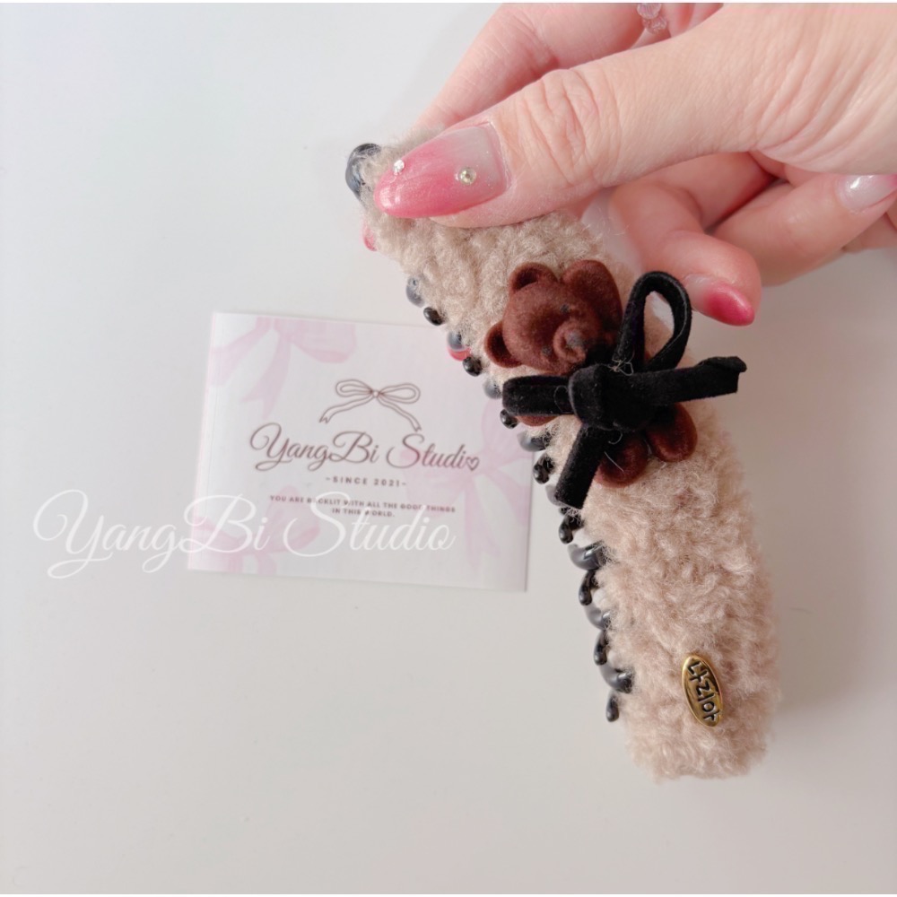 𝓨𝓪𝓷𝓰𝓑𝓲🕊️【羊羔毛可愛小熊蝴蝶結香蕉夾】V452-規格圖11