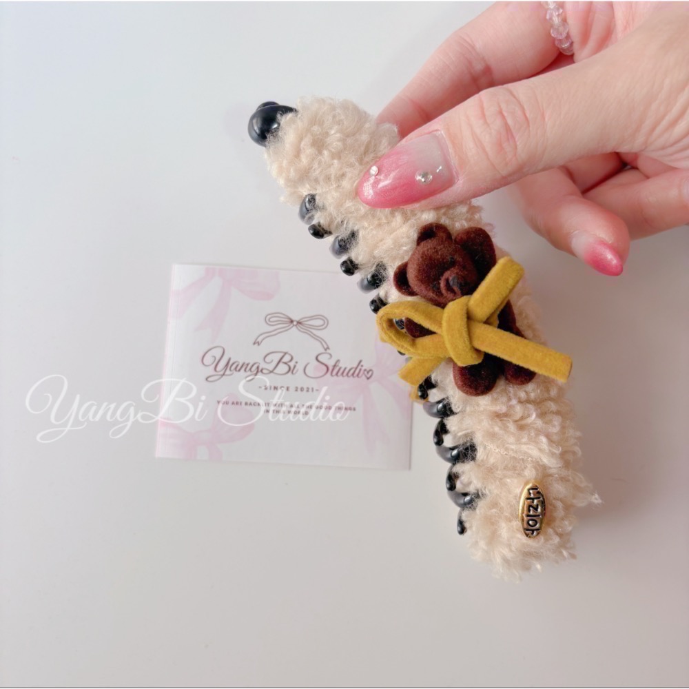 𝓨𝓪𝓷𝓰𝓑𝓲🕊️【羊羔毛可愛小熊蝴蝶結香蕉夾】V452-規格圖11
