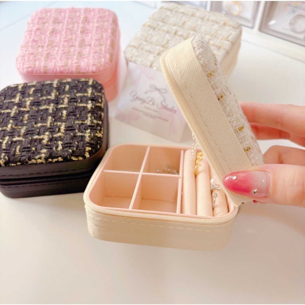 𝓨𝓪𝓷𝓰𝓑𝓲🩰【毛呢千鳥格飾品收納盒 便攜式飾品盒】 C70-細節圖7