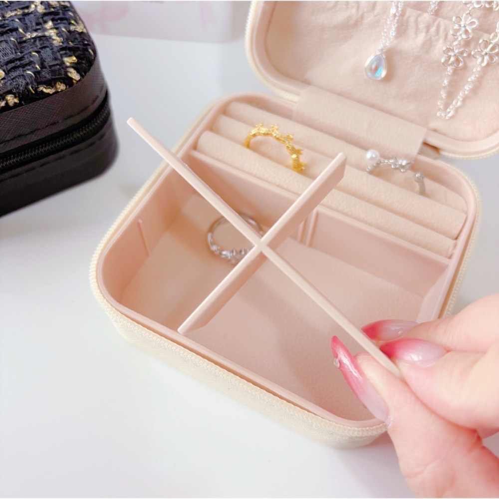 𝓨𝓪𝓷𝓰𝓑𝓲🩰【毛呢千鳥格飾品收納盒 便攜式飾品盒】 C70-細節圖9
