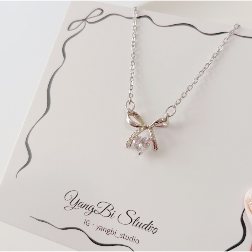 𝓨𝓪𝓷𝓰𝓑𝓲🕊️ 【晶漾蝴蝶結水鑽愛心項鍊】 Y928-細節圖2