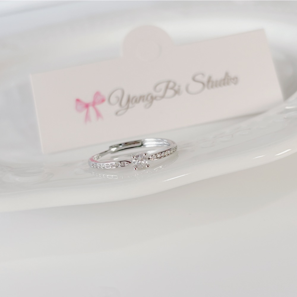 𝓨𝓪𝓷𝓰𝓑𝓲🕊️ 【經典排鑽永恆小方糖細戒】 Y929-細節圖2
