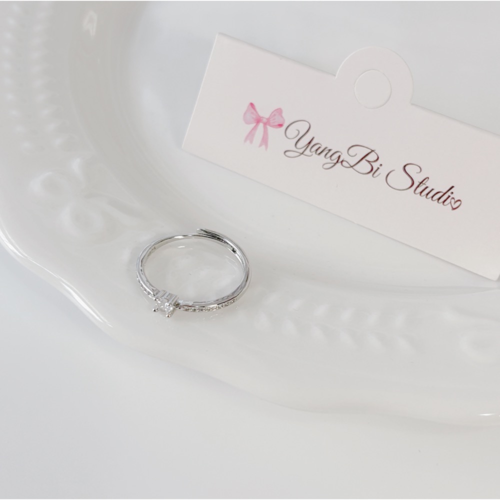 𝓨𝓪𝓷𝓰𝓑𝓲🕊️ 【經典排鑽永恆小方糖細戒】 Y929-細節圖9