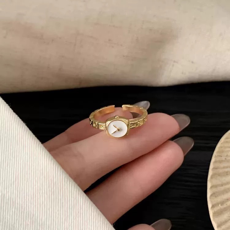 𝓨𝓪𝓷𝓰𝓑𝓲🕊️【簡約迷你鐘錶戒指】 Y935-細節圖5
