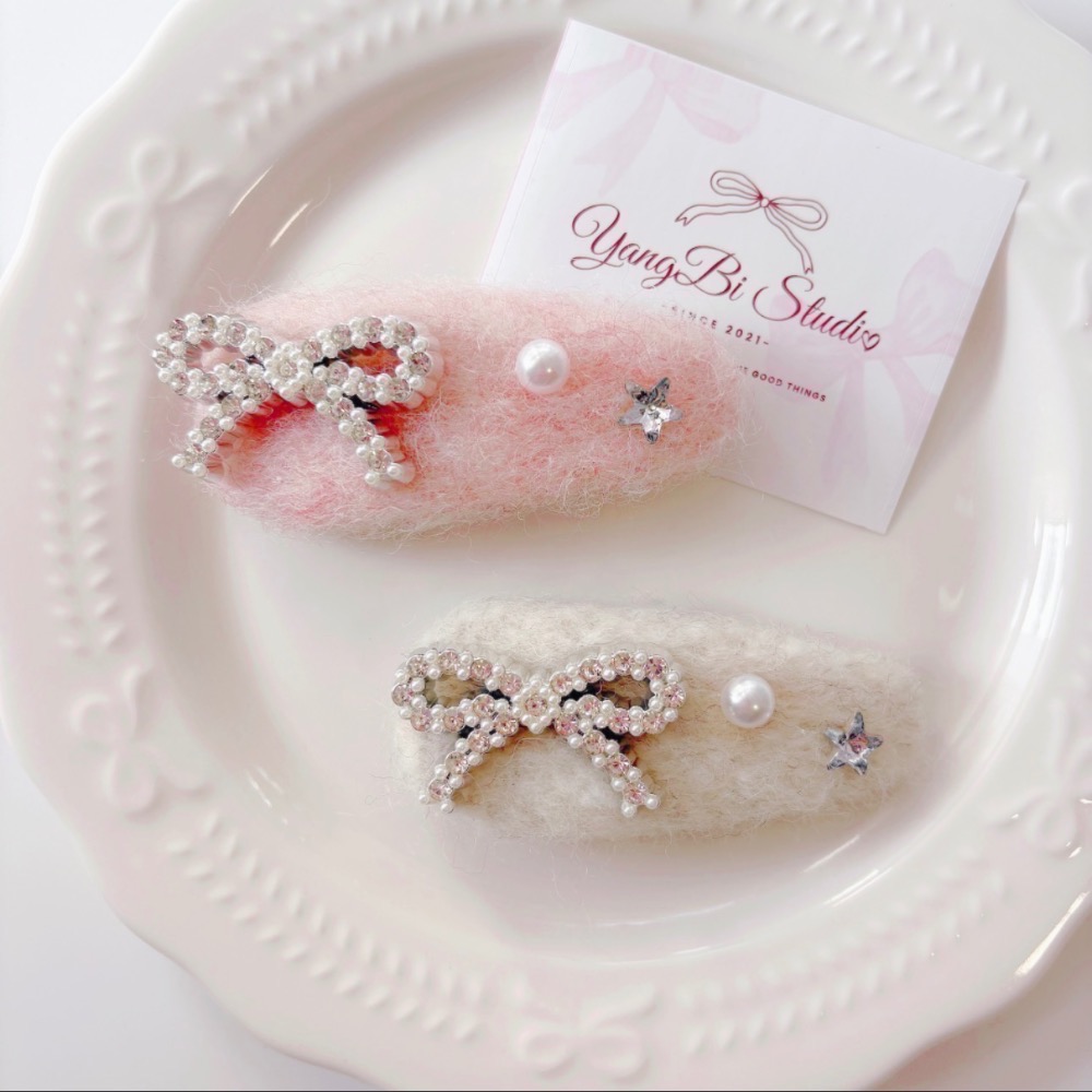 𝓨𝓪𝓷𝓰𝓑𝓲🕊️【韓系溫柔小姐姐毛呢珍珠蝴蝶結髮夾】【瀏海夾 掰掰夾】 V460-細節圖4