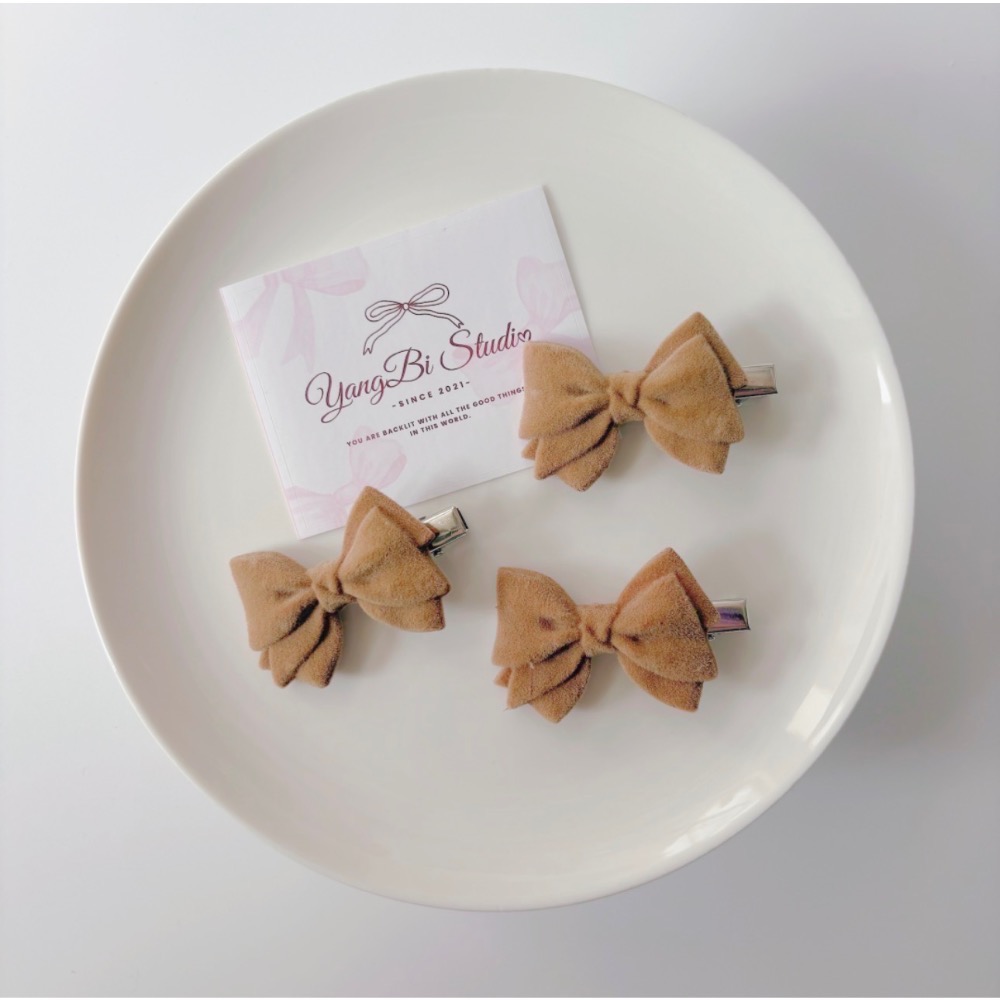 𝓨𝓪𝓷𝓰𝓑𝓲🕊️【韓系植絨摩卡奶咖造型蝴蝶結髮夾】【瀏海夾】 V461-細節圖2