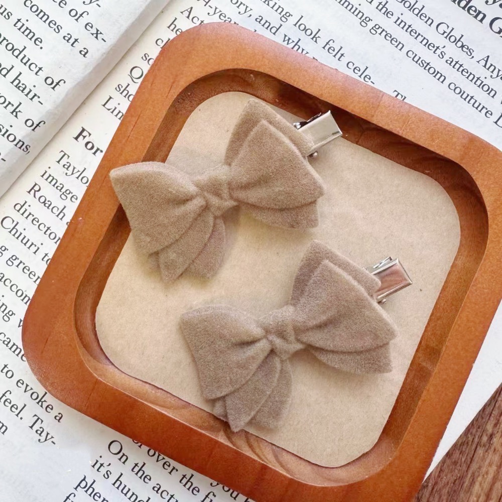 𝓨𝓪𝓷𝓰𝓑𝓲🕊️【韓系植絨摩卡奶咖造型蝴蝶結髮夾】【瀏海夾】 V461-細節圖3