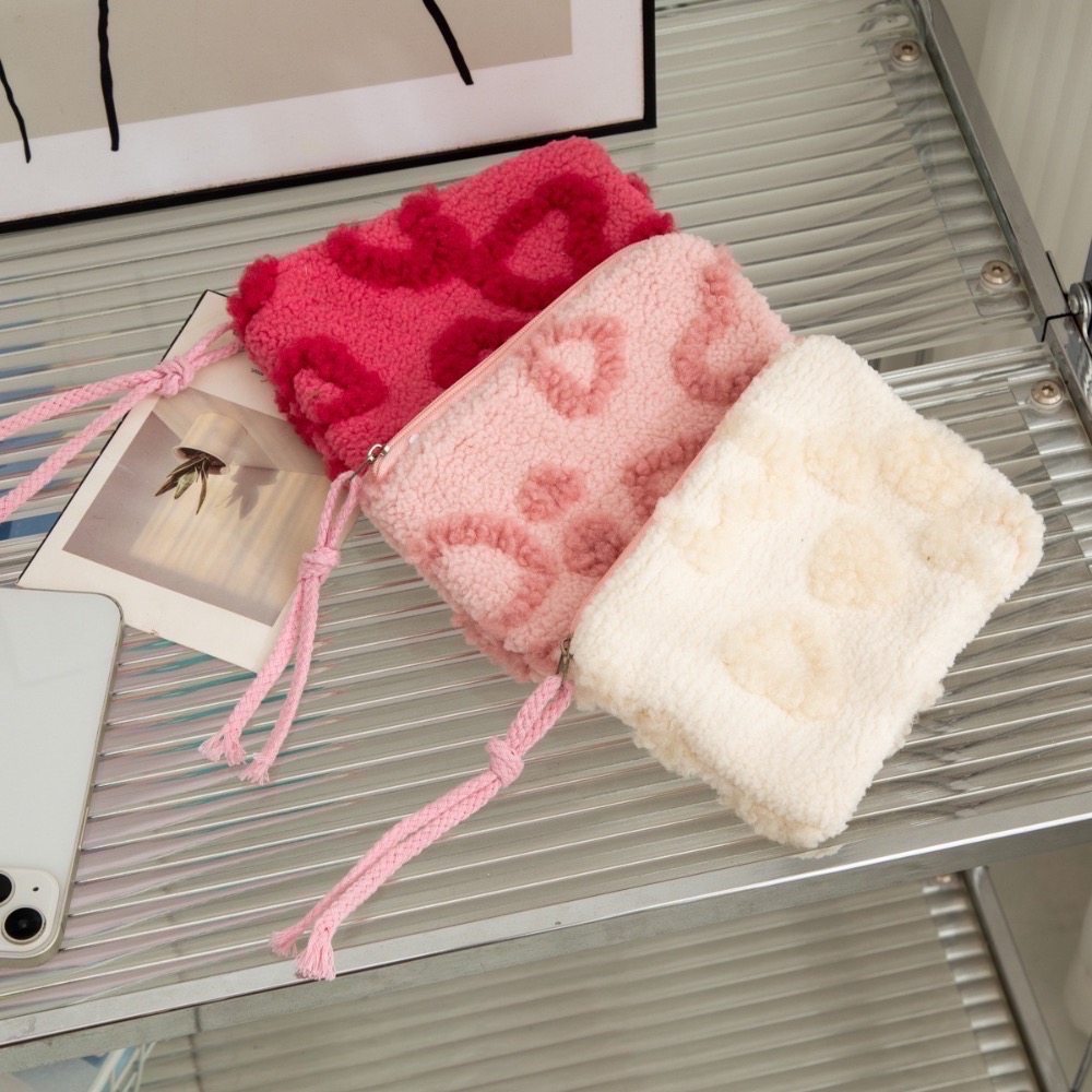 𝓨𝓪𝓷𝓰𝓑𝓲🩰【中型．超甜美立體愛心毛絨可愛化妝包】收納包 生理包 C71-細節圖4