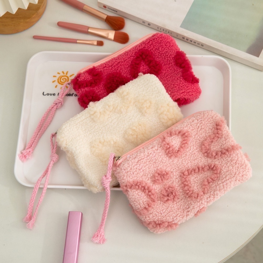 𝓨𝓪𝓷𝓰𝓑𝓲🩰【中型．超甜美立體愛心毛絨可愛化妝包】收納包 生理包 C71-細節圖5