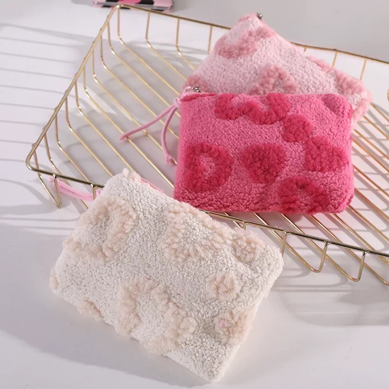 𝓨𝓪𝓷𝓰𝓑𝓲🩰【中型．超甜美立體愛心毛絨可愛化妝包】收納包 生理包 C71-細節圖9