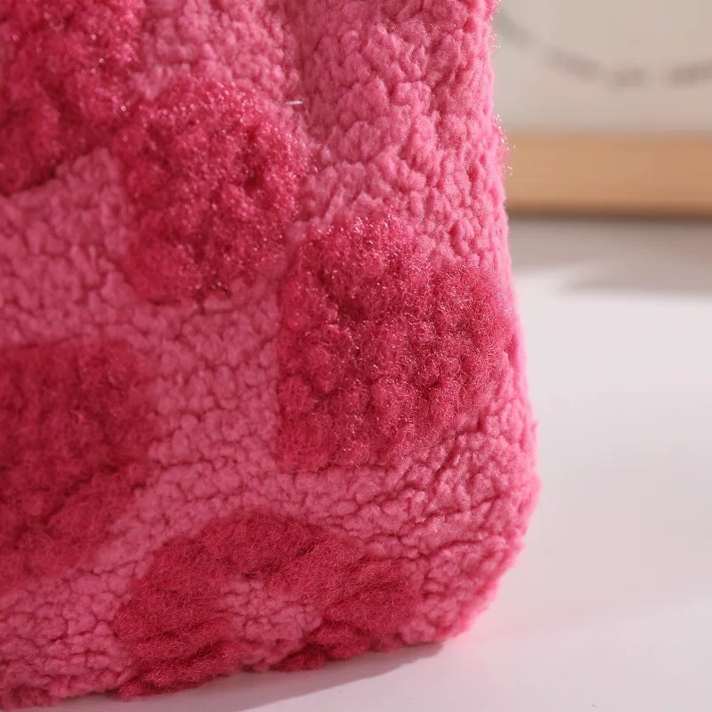 𝓨𝓪𝓷𝓰𝓑𝓲🩰【中型．超甜美立體愛心毛絨可愛化妝包】收納包 生理包 C71-細節圖10