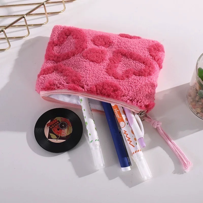 𝓨𝓪𝓷𝓰𝓑𝓲🩰【中型．超甜美立體愛心毛絨可愛化妝包】收納包 生理包 C71-細節圖11