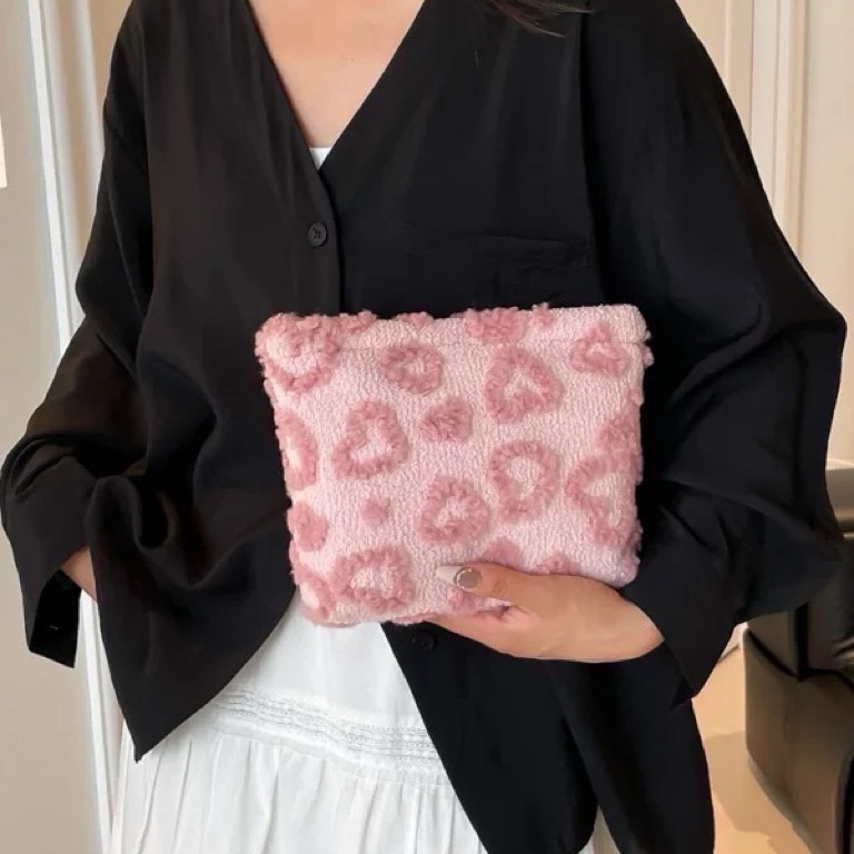 𝓨𝓪𝓷𝓰𝓑𝓲🩰【大型．超甜美立體愛心毛絨可愛化妝包】收納包 C72-細節圖4