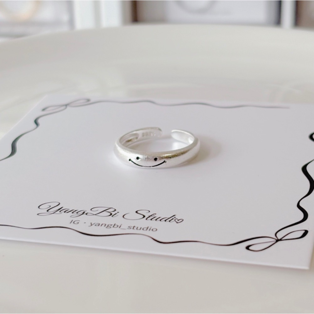𝓨𝓪𝓷𝓰𝓑𝓲🕊️【每天都要微笑】925純銀【拉絲可愛笑臉戒指】 Y937-細節圖2