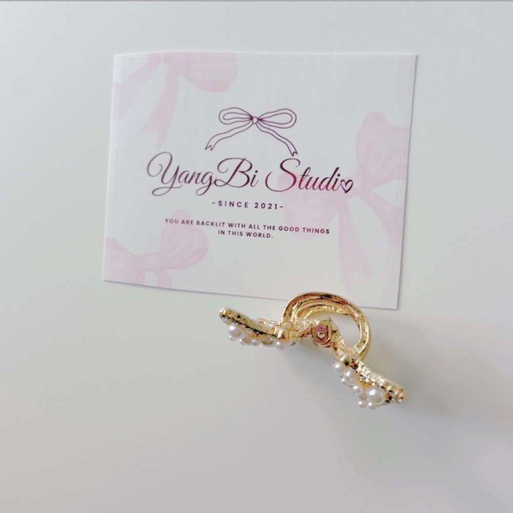 𝓨𝓪𝓷𝓰𝓑𝓲🕊️韓國氣質小抓夾｜精緻珍珠水鑽蝴蝶小抓夾 側邊夾 瀏海夾 日常約會必備 V469-細節圖9