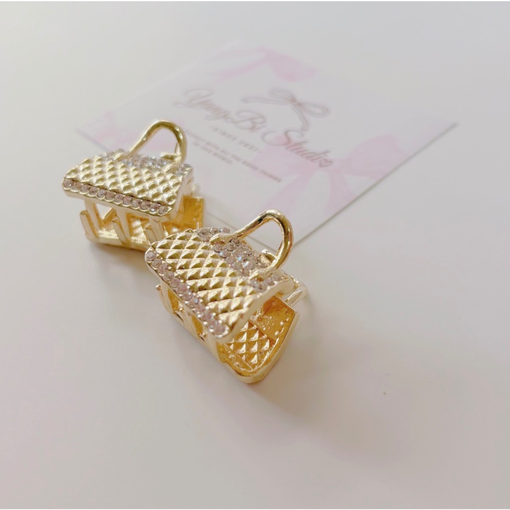 𝓨𝓪𝓷𝓰𝓑𝓲🕊️韓國精品排鑽菱格包包小抓夾 側邊夾 瀏海夾 日常約會必備 V470-細節圖2