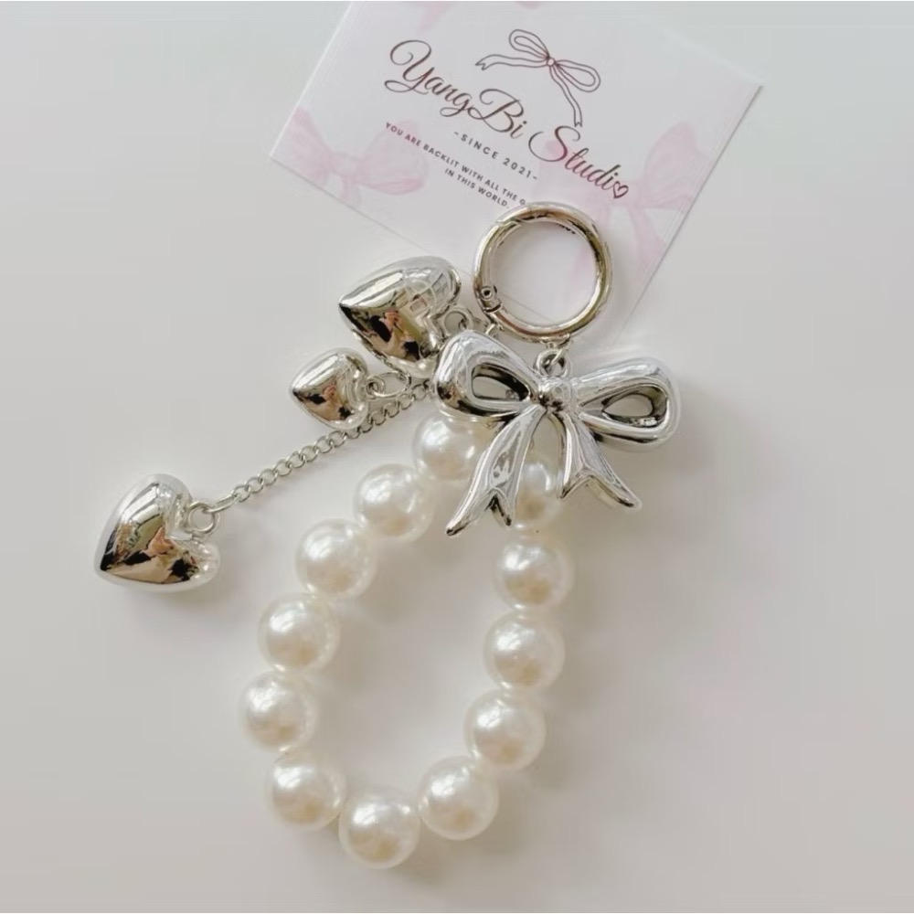 𝓨𝓪𝓷𝓰𝓑𝓲🩰仙女必備【甜美珍珠愛心蝴蝶結吊飾】氣質包包掛件｜手機掛繩｜鑰匙圈 C75-細節圖2