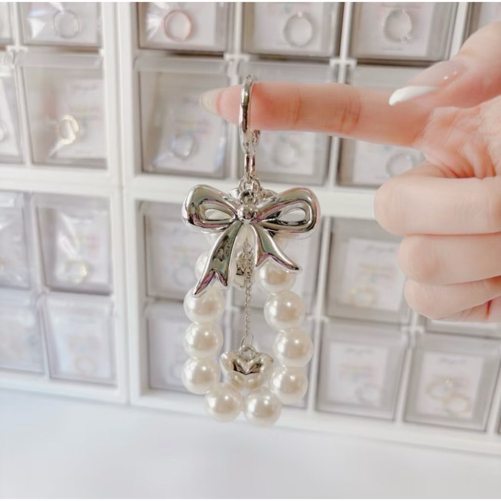 𝓨𝓪𝓷𝓰𝓑𝓲🩰仙女必備【甜美珍珠愛心蝴蝶結吊飾】氣質包包掛件｜手機掛繩｜鑰匙圈 C75-細節圖3