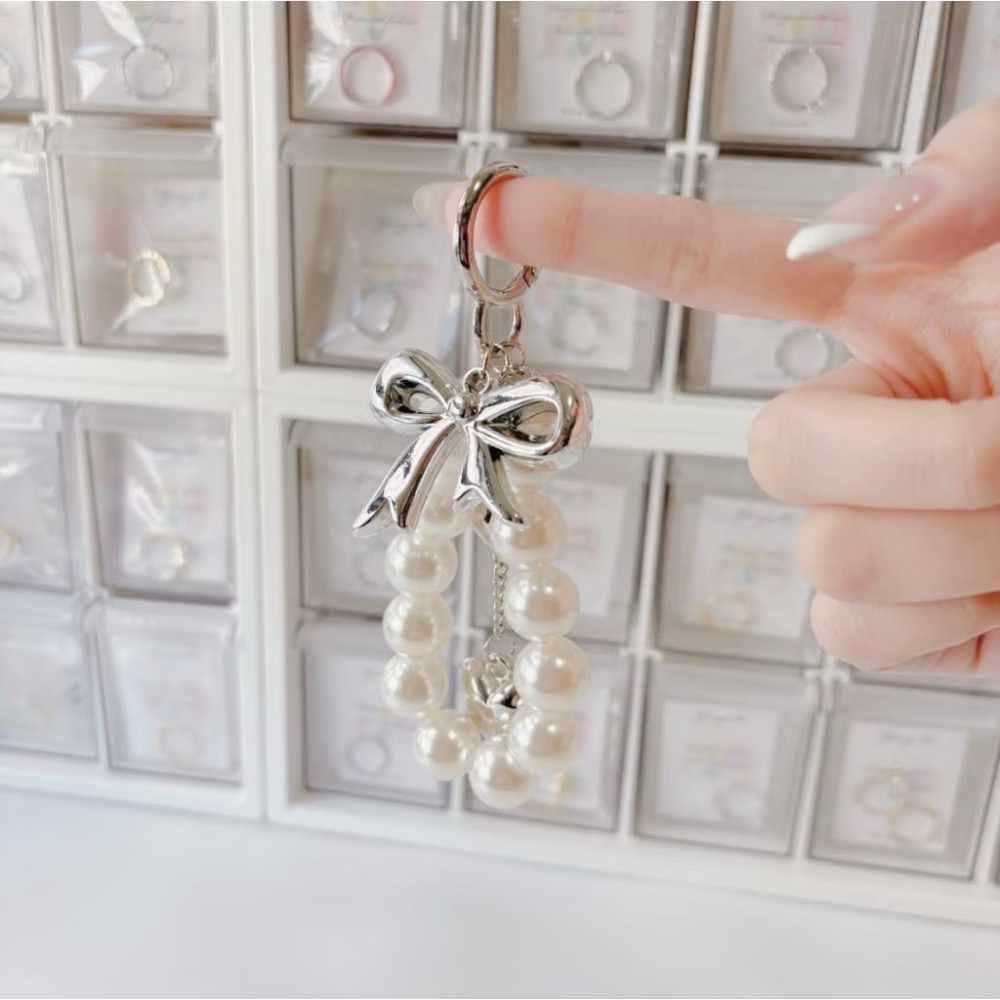 𝓨𝓪𝓷𝓰𝓑𝓲🩰仙女必備【甜美珍珠愛心蝴蝶結吊飾】氣質包包掛件｜手機掛繩｜鑰匙圈 C75-細節圖8