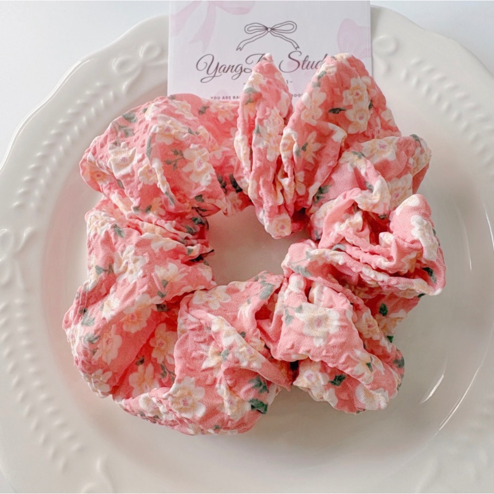 𝓨𝓪𝓷𝓰𝓑𝓲🕊️質感超級好🌸立體壓紋小碎花粉嫩澎澎大腸圈 V471-細節圖4