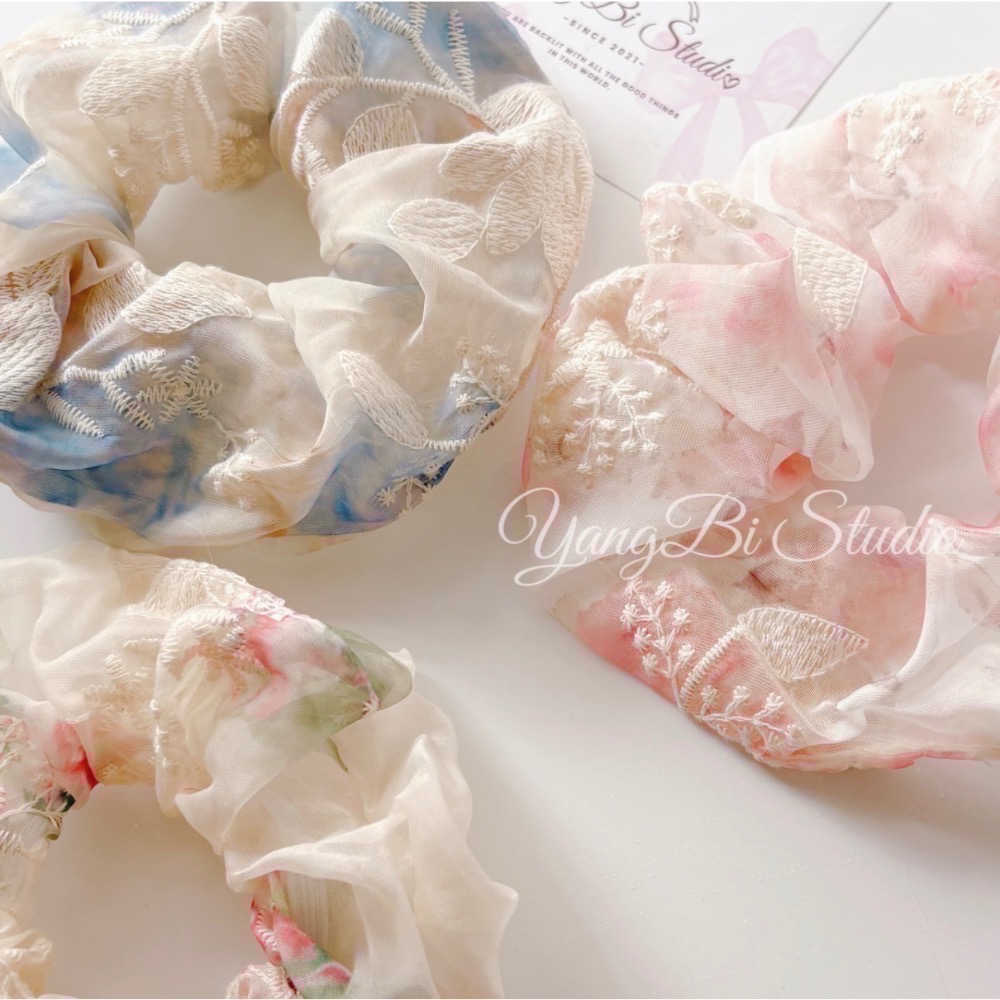 𝓨𝓪𝓷𝓰𝓑𝓲🕊️春日浪漫🫧溫柔刺繡花朵大腸圈 V482-細節圖7