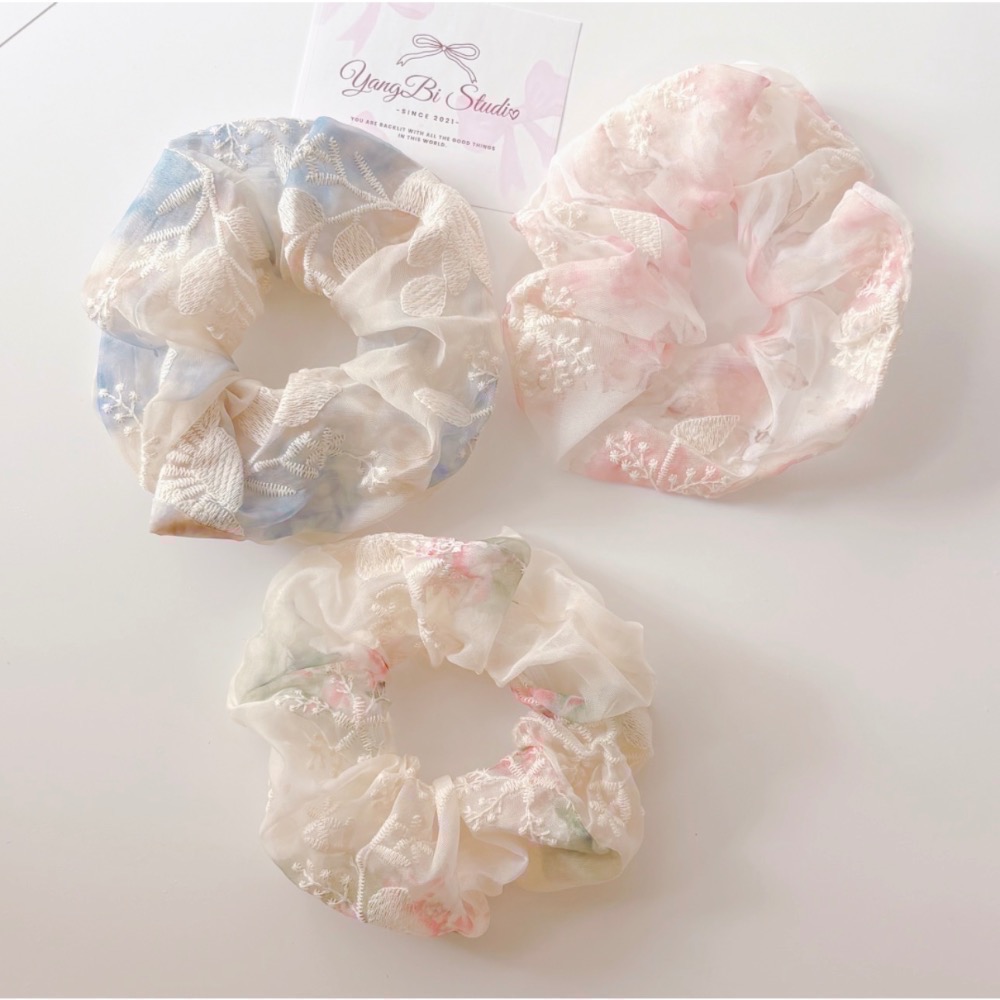 𝓨𝓪𝓷𝓰𝓑𝓲🕊️春日浪漫🫧溫柔刺繡花朵大腸圈 V482-細節圖8