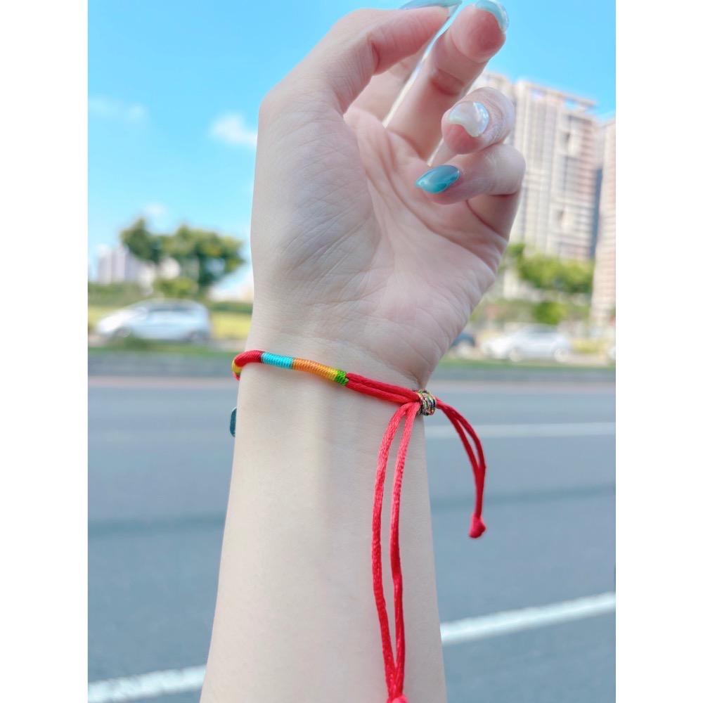 𝓨𝓪𝓷𝓰𝓑𝓲🕊️【保平安五彩繩】大人小孩皆可戴 五彩手繩 平安手鍊 可調大小 Y974-細節圖3