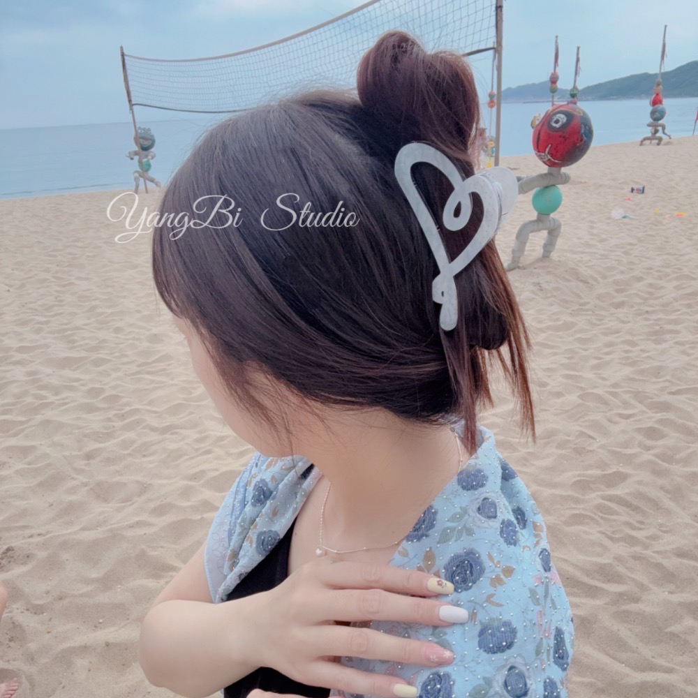 𝓨𝓪𝓷𝓰𝓑𝓲🕊️正韓🇰🇷人魚姬色浮光系列愛心鯊魚夾 V516-細節圖10