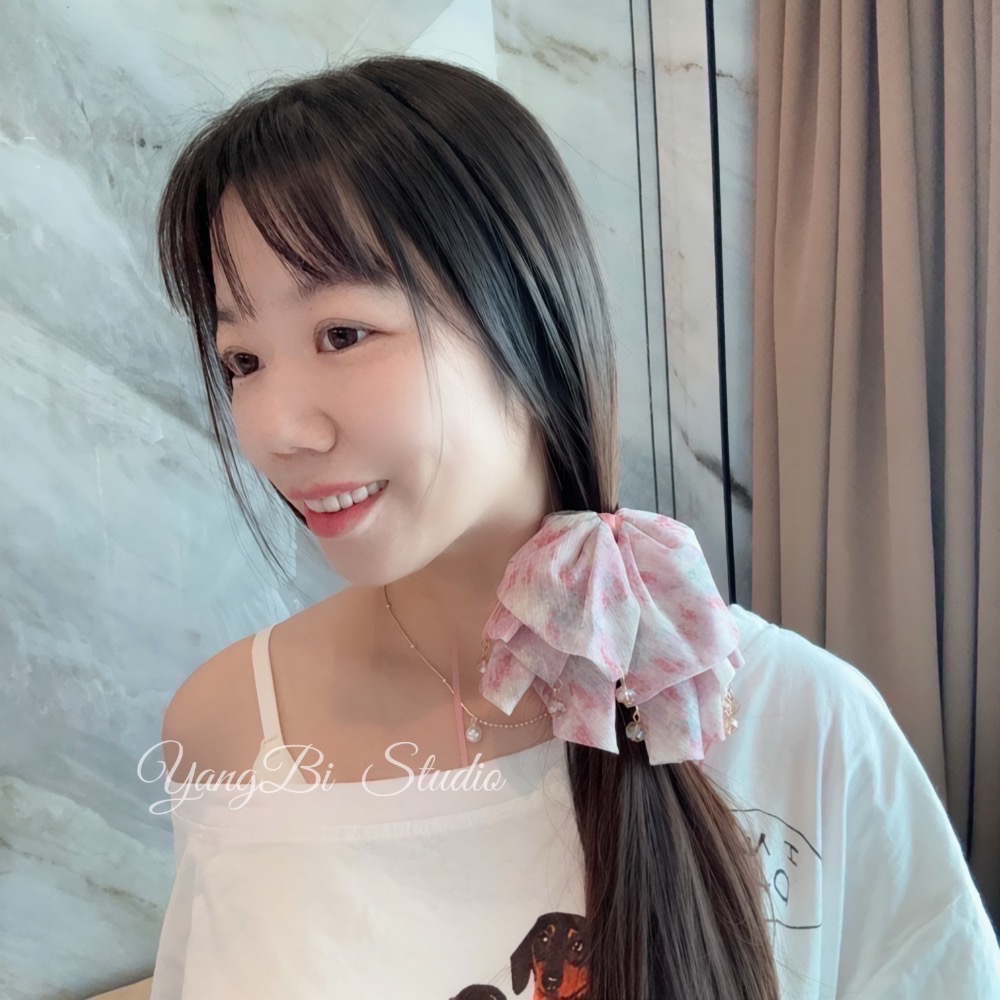 𝓨𝓪𝓷𝓰𝓑𝓲🕊️正韓質感超好🇰🇷隨便夾都超好看 油畫碎花珠光布料吊墜蝴蝶結馬尾夾 V525-細節圖2