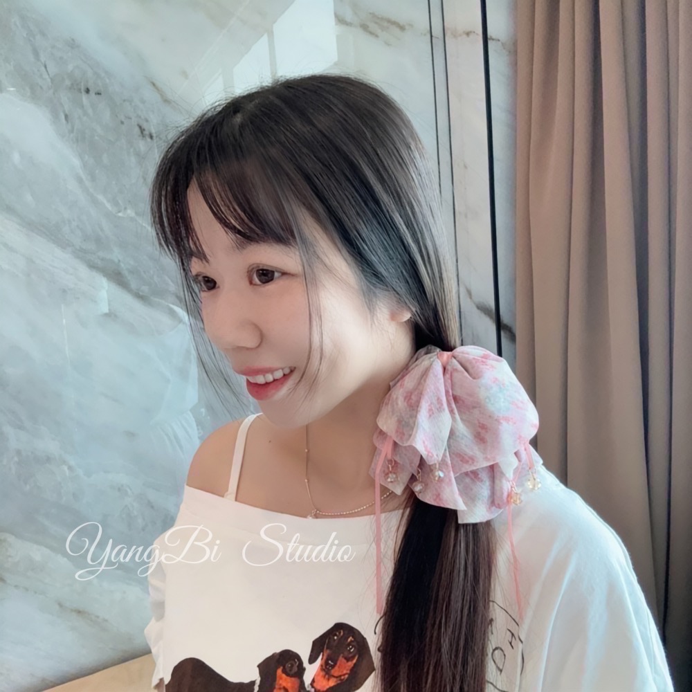 𝓨𝓪𝓷𝓰𝓑𝓲🕊️正韓質感超好🇰🇷隨便夾都超好看 油畫碎花珠光布料吊墜蝴蝶結馬尾夾 V525-細節圖4