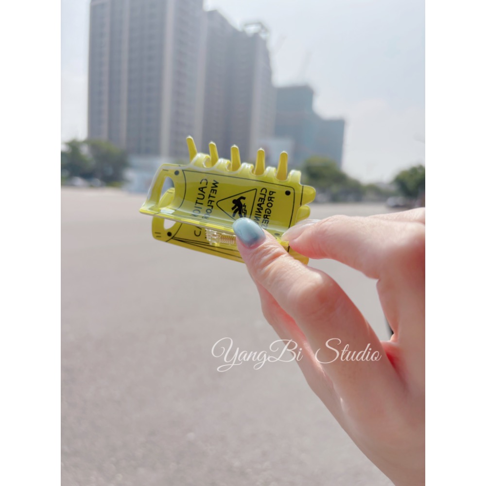 𝓨𝓪𝓷𝓰𝓑𝓲🕊️正韓🇰🇷正韓🇰🇷趣味小心地滑警示鯊魚夾 V531-細節圖4