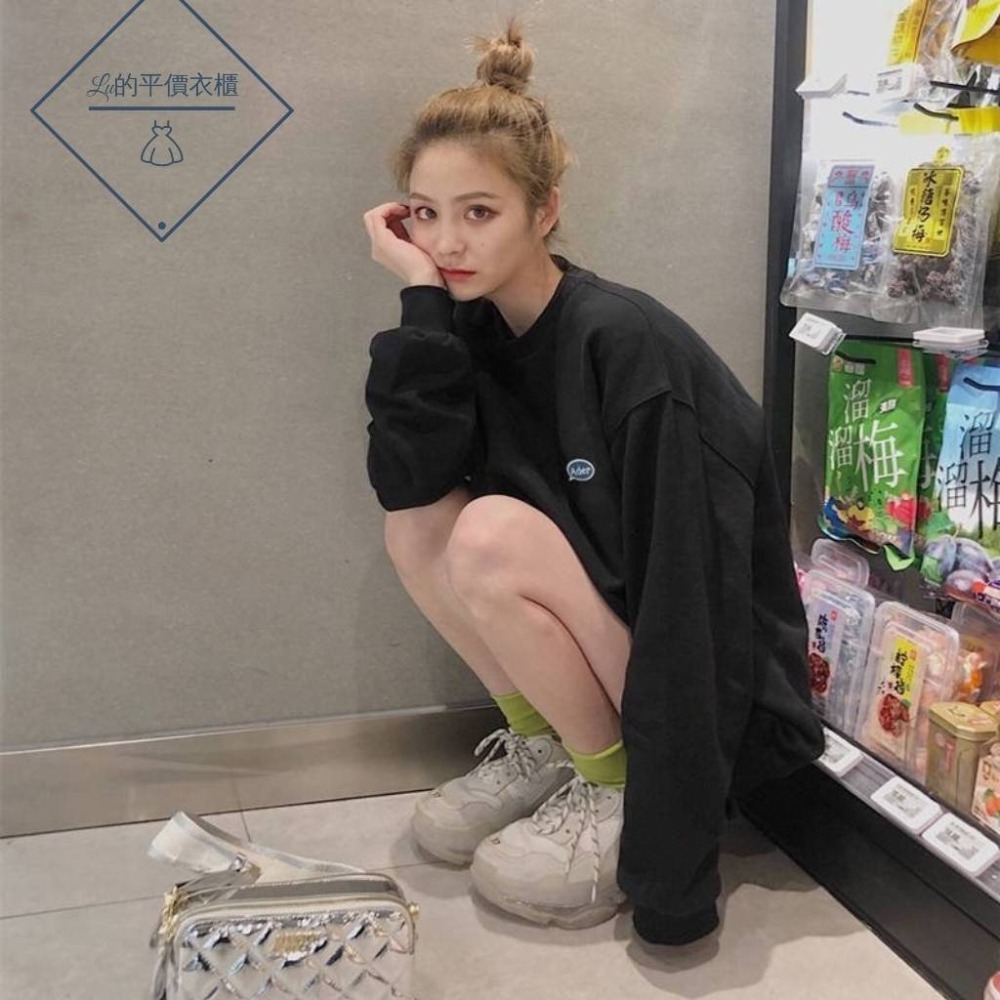 🌿Lu的平價衣櫃🌿現貨H1502✔️韓系簡約休閒刺繡小圖俏皮長袖大學Tee#衛衣#百搭#休閒#簡約#大學T#減齡-細節圖3