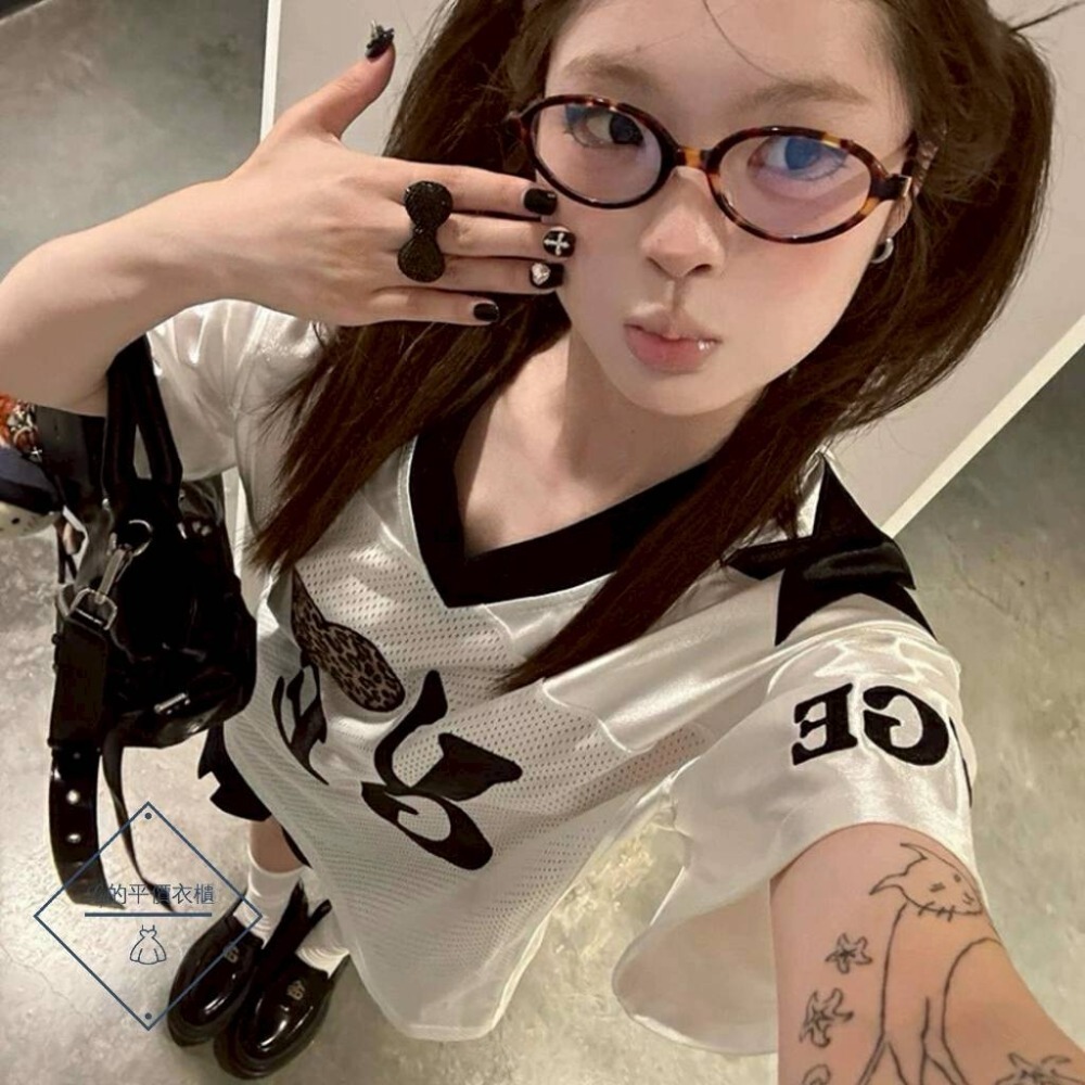 🌿Lu的平價衣櫃🌿🌸現貨W6014-24✔️WGWE家🇰🇷美式復古運動風豹紋愛心球衣#美式#球衣#復古#運動風-細節圖4