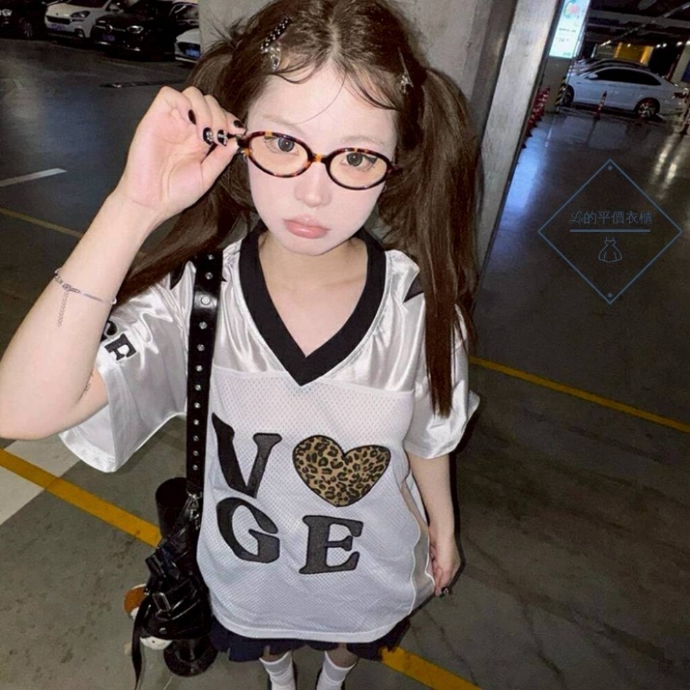 🌿Lu的平價衣櫃🌿🌸現貨W6014-24✔️WGWE家🇰🇷美式復古運動風豹紋愛心球衣#美式#球衣#復古#運動風-細節圖5