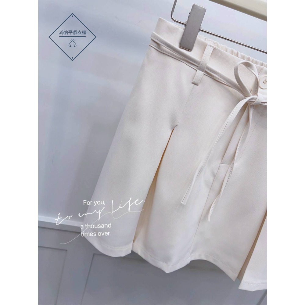 🌿Lu的平價衣櫃🌿🌸現貨933e21✔️韓系氣質百搭後鬆緊腰附綁繩打褶西裝短裙#後鬆緊#西裝裙#短裙#綁帶#百搭-細節圖3