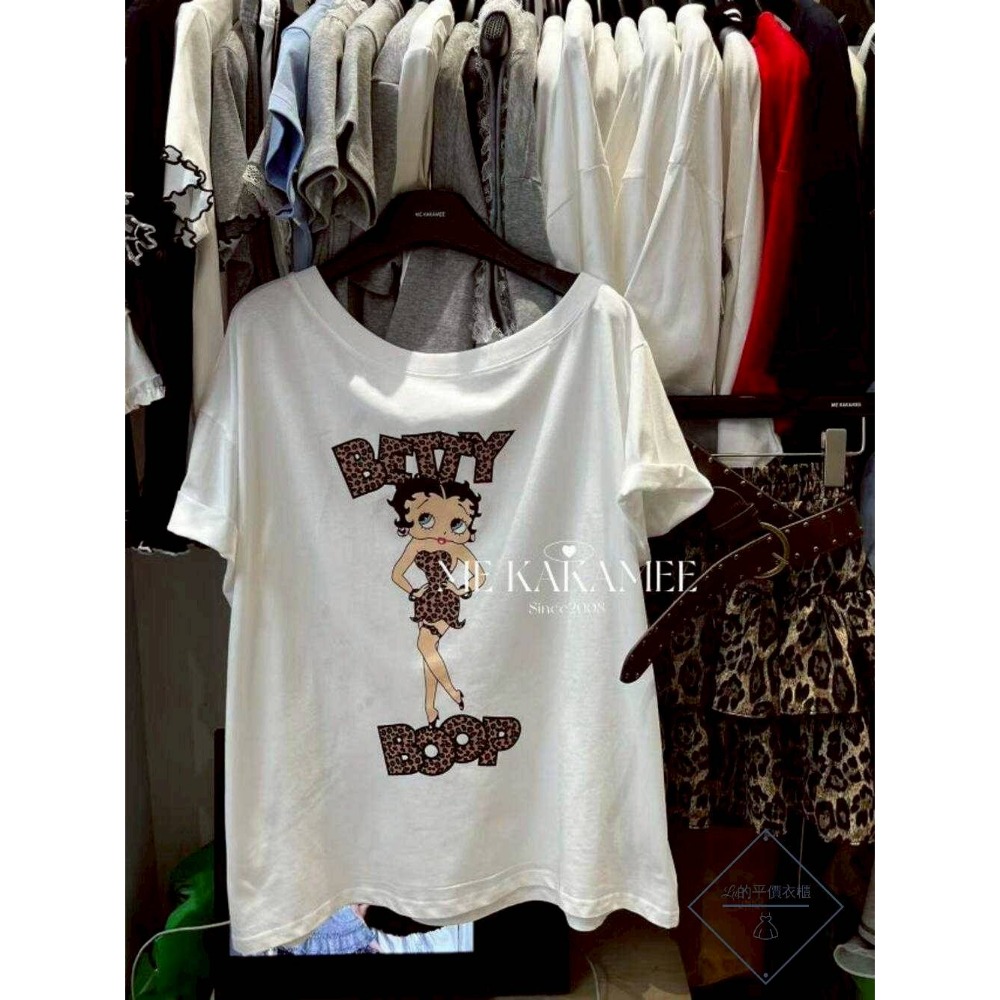 🌿Lu的平價衣櫃🌿🌸現貨A03-88-S3118-3✔️韓系質感KAKAMEE美式辣妹豹紋貝蒂小姐露肩短T#性感-細節圖7