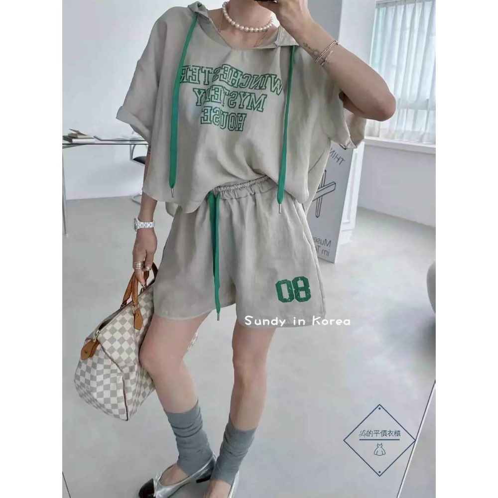 🌿Lu的平價衣櫃🌿🌸現貨83248-3✔️韓系簡約運動風字母印花撞色連帽上衣+休閒短褲套裝#套裝#短褲#連帽#撞色-細節圖2