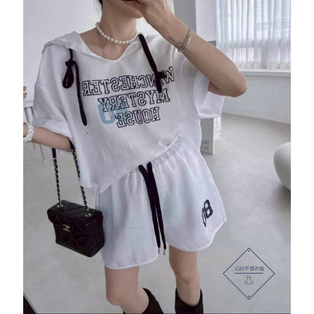 🌿Lu的平價衣櫃🌿🌸現貨83248-3✔️韓系簡約運動風字母印花撞色連帽上衣+休閒短褲套裝#套裝#短褲#連帽#撞色-細節圖3